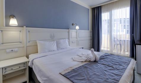 Семейный двухкомнатный с балконом (вид на море) №301,№406