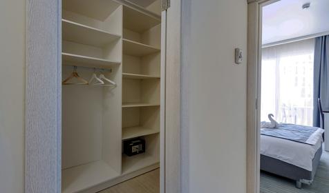 Семейный двухкомнатный с балконом (вид на море) №301,№406