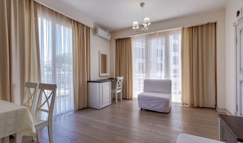 Апартаменты: спальня+студия с кухней и балконом (вид на море) №320, №401