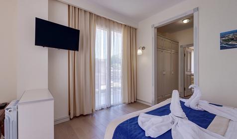 Апартаменты: спальня+студия с кухней и балконом (вид на море) №320, №401