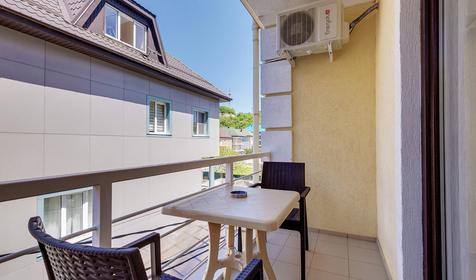 Апартаменты с двумя спальнями, кухней и балконом №319