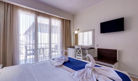 Апартаменты с двумя спальнями, кухней и балконом №319