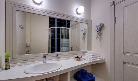 Апартаменты с двумя спальнями, кухней и балконом №319