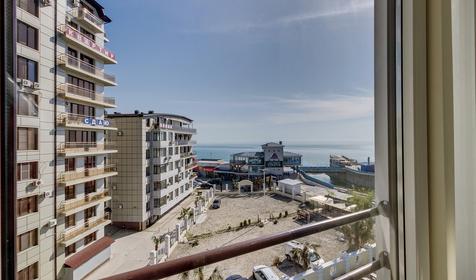 ЛОФТ трехкомнатный двухуровневый с кухней, маленький балкон (вид на море) №501