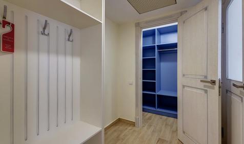 ЛОФТ трехкомнатный двухуровневый с кухней, маленький балкон (вид на море) №501