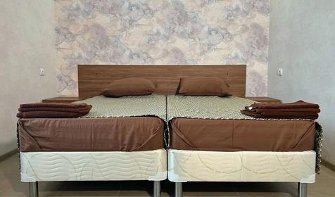 Трехместный