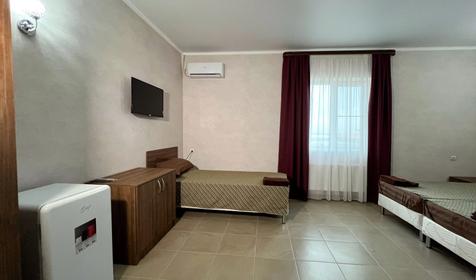 Трехместный