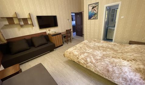 Полулюкс четырехместный (с балконом)