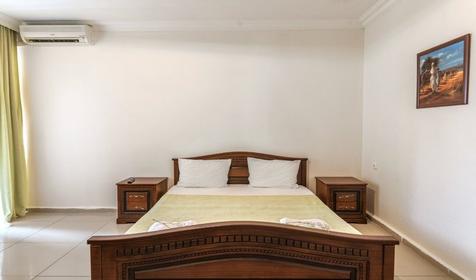 Полукомфорт трехместный с общим балконом