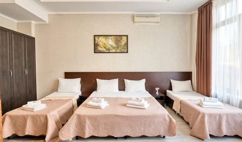 Семейный трехместный (с балконом, без вида)