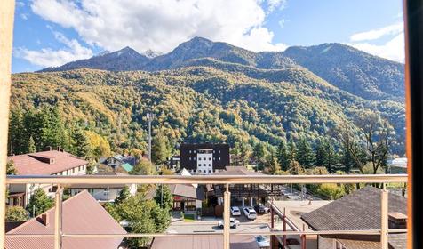 Семейный четырехместный (с балконом, вид на горы)