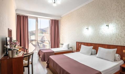 Студия трехместная (панорамный вид)