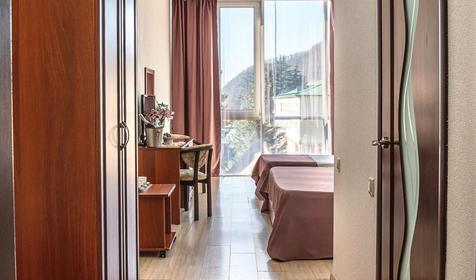 Студия трехместная (панорамный вид)