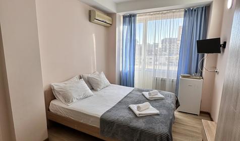 Стандарт трехместный с балконом. Гостиница Виктория