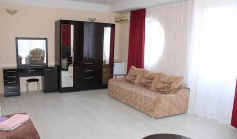 Люкс пятиместный с балконом. Гостиница Виктория