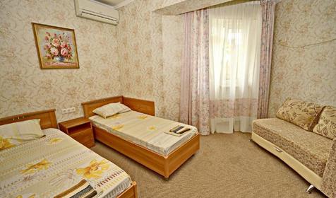 Двухкомнатный люкс шестиместный с балконом