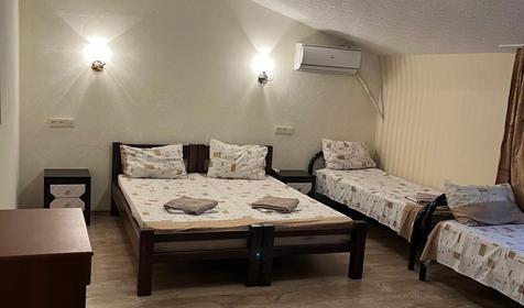 Четырехместный стандарт с 4 односпальными кроватями