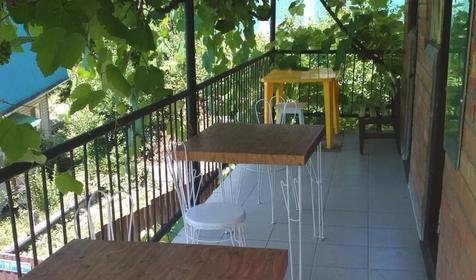 Под пальмой