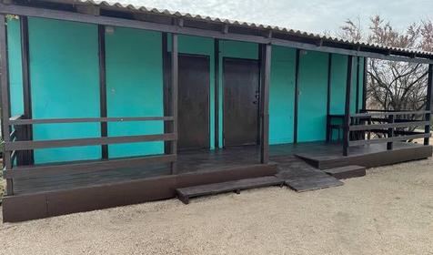 Трехместный двухкомнатный домик