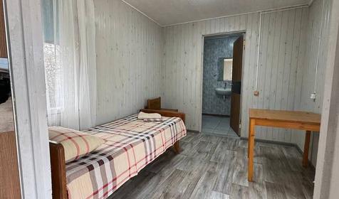 Трехместный двухкомнатный домик