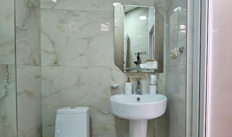 Делюкс с витражным окном и видом на море