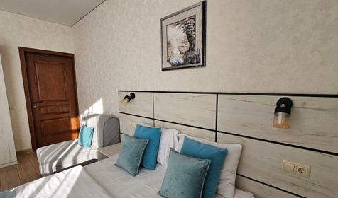 Делюкс с витражным окном и видом на море