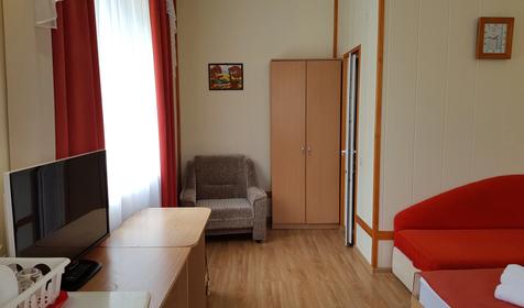 Стандарт 2хместный с общим балконом с видом во двор (№301, №309)