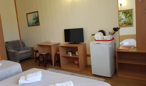 Стандарт трехместный с общим балконом с видом во двор, Корпус 2 (№209, №307)