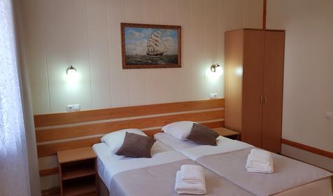 Стандарт четырехместный с общим балконом с видом во двор, Корпус 2 (№201, №203)