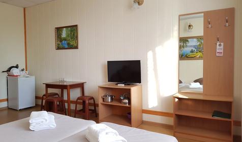 Стандарт двухместный с общим балконом с видом на бассейны, Корпус 2 (206, №210)