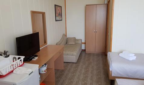 Стандарт трехместный с общим балконом с видом на море, Корпус 2 (№302, №308)