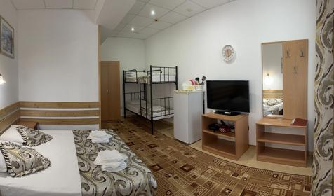 Люкс четырехместный с верандой, Корпус 2 (№104)