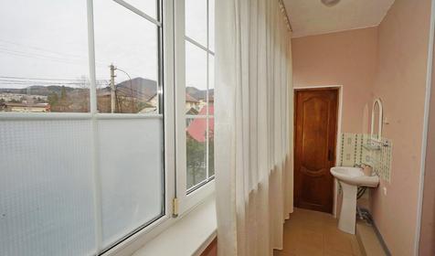 Двухкомнатный шестиместный с балконом