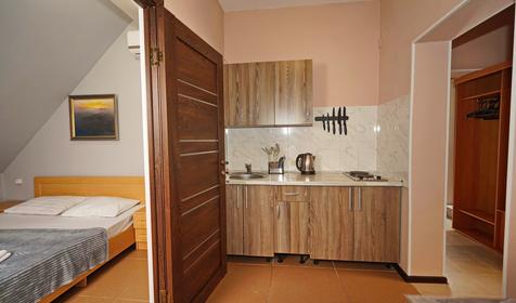 Двухкомнатный шестиместный с кухней