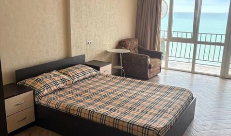 Двухкомнатный семейный с видом на море