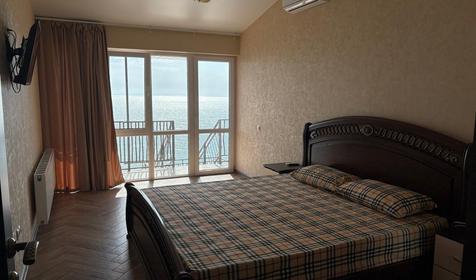 Двухкомнатный семейный с видом на море