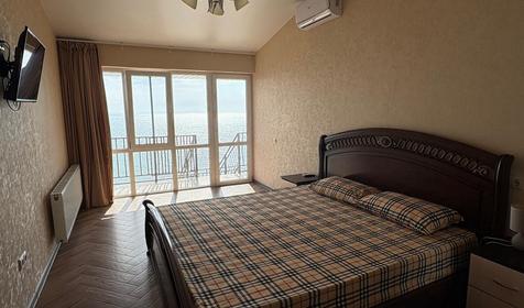 Двухкомнатный семейный с видом на море