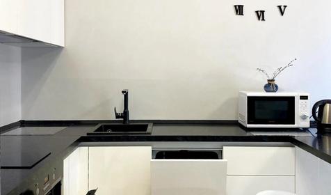 Студия с балконом (вид на море и горы)