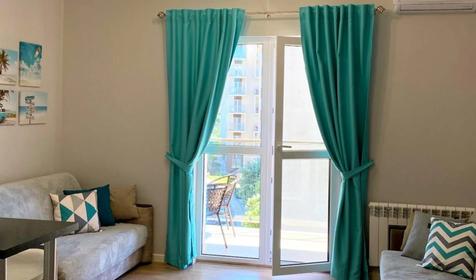 Студия с балконом (вид на море и горы)