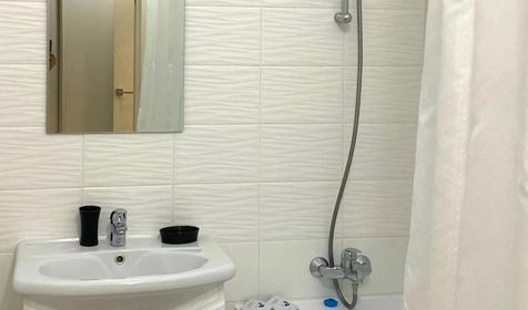 Студия с балконом (вид на море и горы)