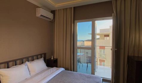 Двухкомнатная квартира с балконом и видом на море