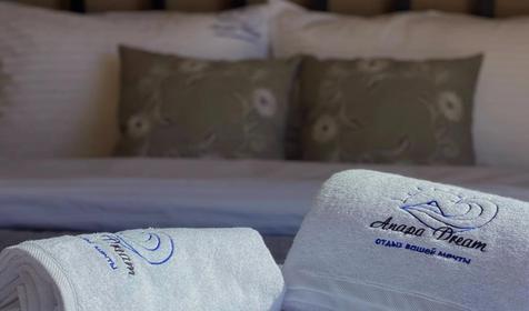 Двухкомнатная квартира с балконом и видом на море