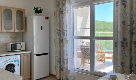 Двухкомнатная квартира с террасой и видом на море