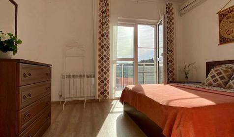 Двухкомнатная квартира с террасой и видом на море