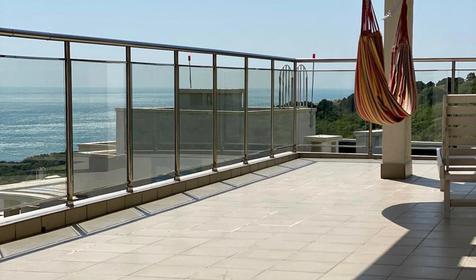 Двухкомнатная квартира с террасой и видом на море