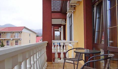 Семейный с балконом