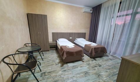 Семейный с балконом