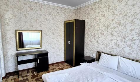  Люкс двухкомнатный пятиместный. Гостиница Пирамида