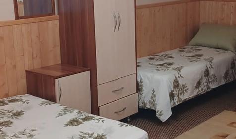 Трехместный