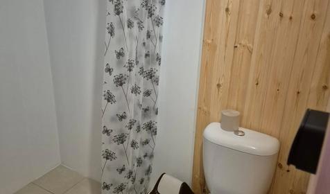 Семейный двухкомнатный, отдельно стоящий